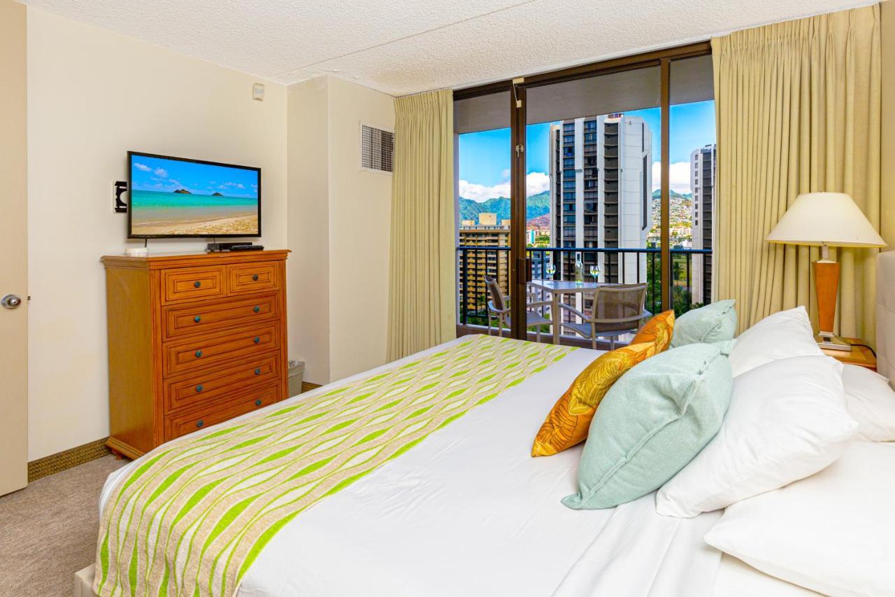 Mountain Views & Steps To Beach - Free Parking! Honolulu Exterior foto
